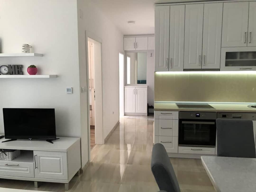 Apartman Sims Bijeljina Buitenkant foto