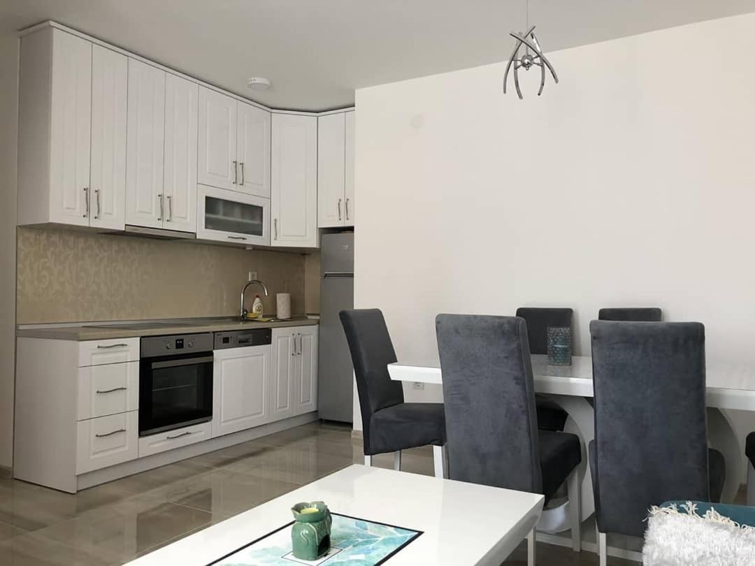 Apartman Sims Bijeljina Buitenkant foto