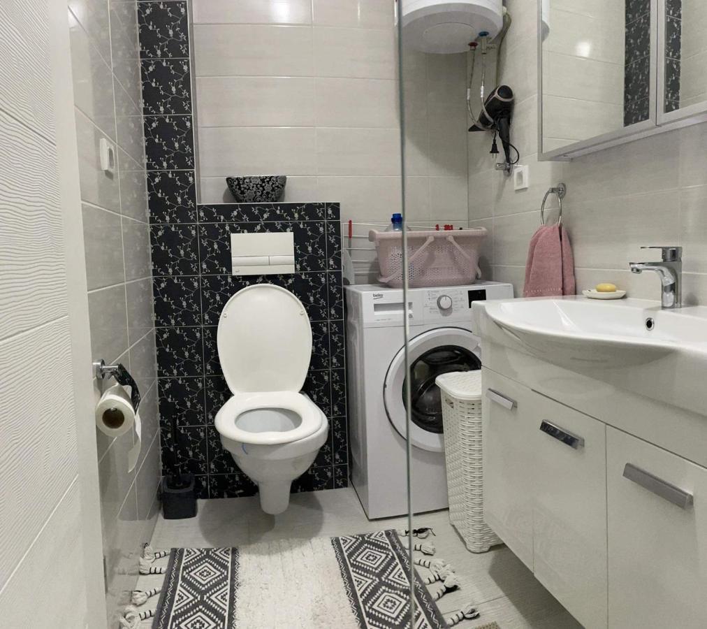 Apartman Sims Bijeljina Buitenkant foto
