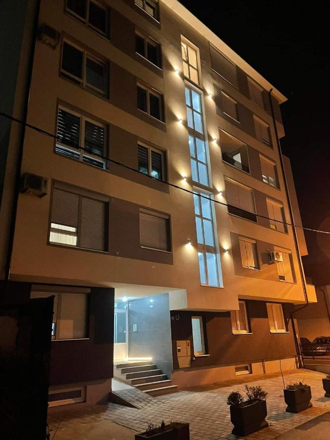 Apartman Sims Bijeljina Buitenkant foto